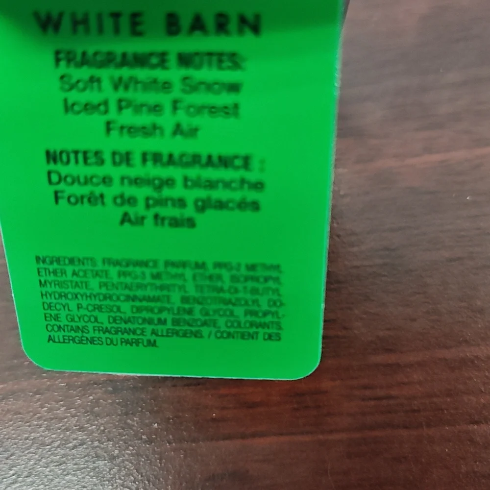 Bath & Body Works White Barn PRESENT STACK NIGHTLIGHT Wallflower Bundle